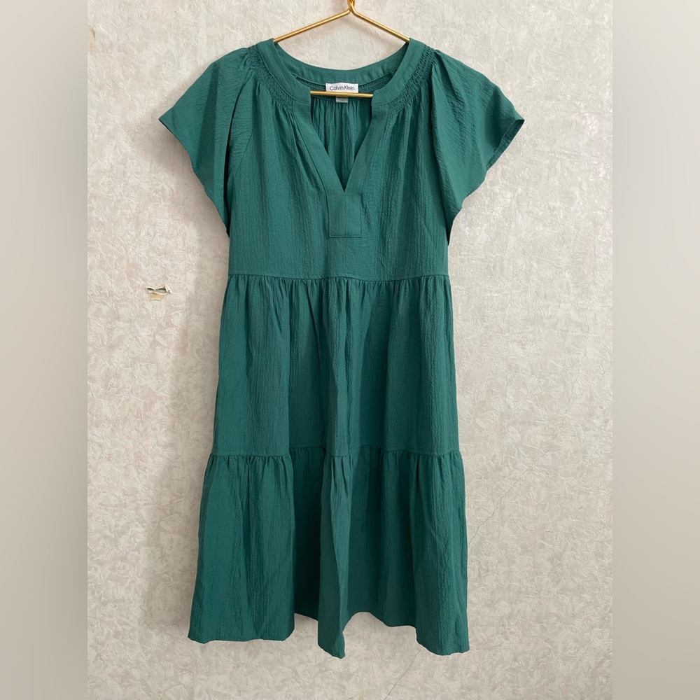 Calvin Klein women's size 10 short sleeve green dress